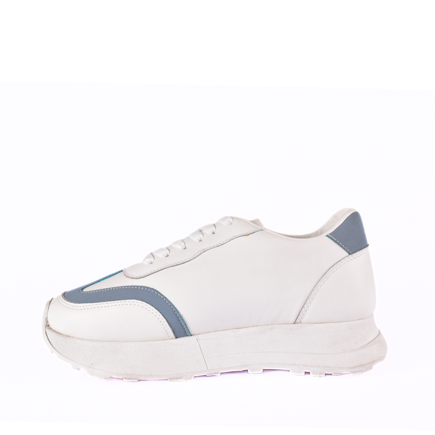 Fashionable Sneaker With Trims Melouk