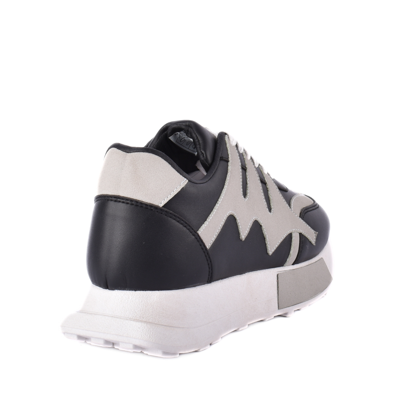 Fashionable Sneaker With Trims Melouk
