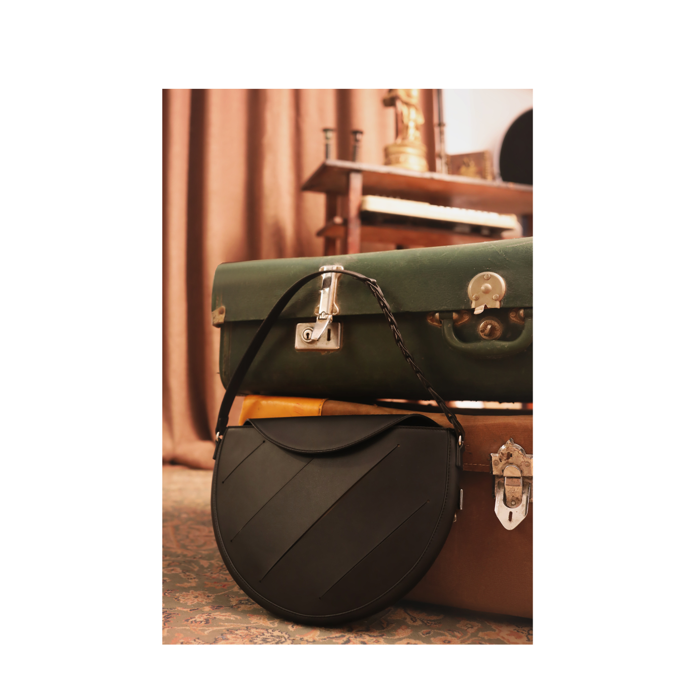 Simple Shoulder Bag Gold b182 Melouk